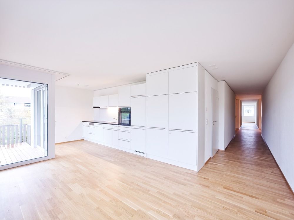 Herren- sowie Frauen WG Zimmer - 2_Küche mit Korridor