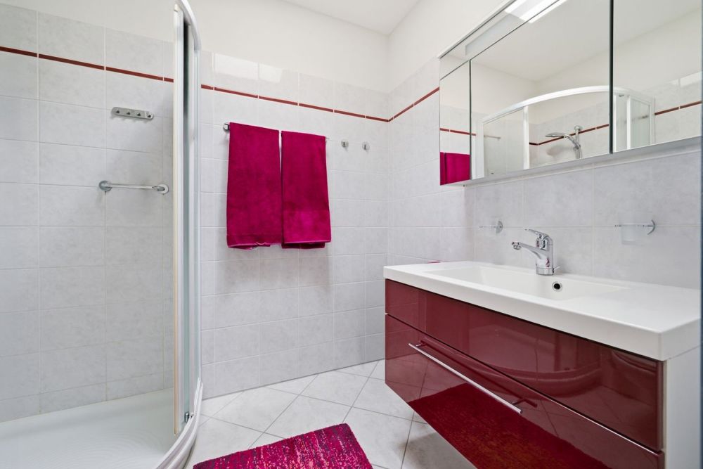 Wohnung mit 5,5 Zimmern und grünem Blick -  Bild 12