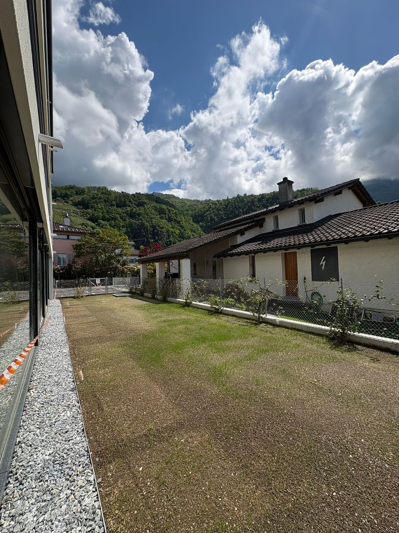 Elegante appartamento di 4.5 locali con giardino privato a Giubiasco -  Bild 6