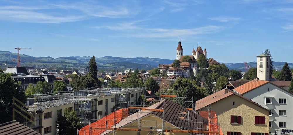 Exklusives Wohnen für junge Luxusliebhaber ? ALLES ANDERS ALS 08/15 - Aussicht von den Panoramadachfenstern aus