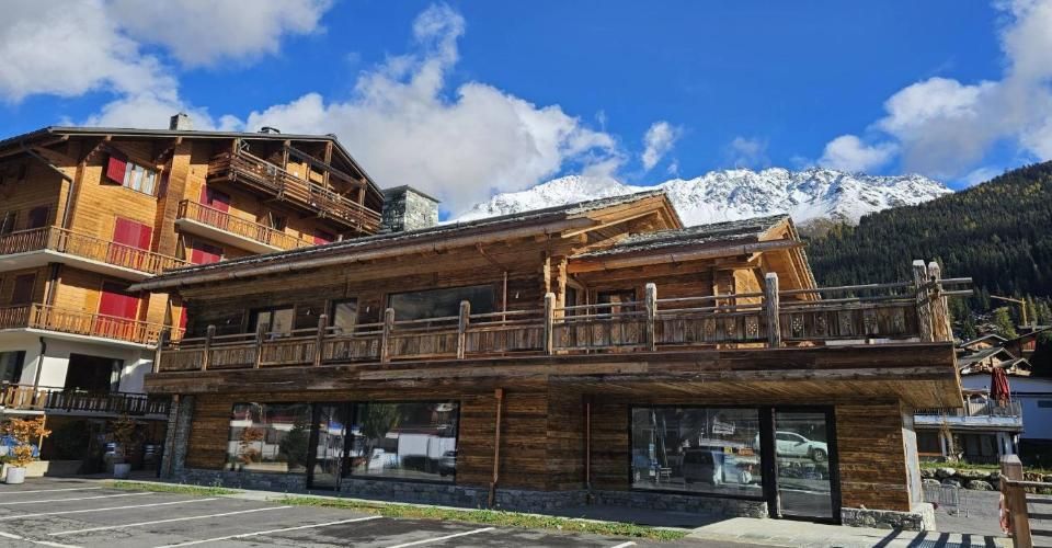 Au cœur de Verbier, place centrale - Superbe immeuble mixte - Chalet 6 pièces - image - 4