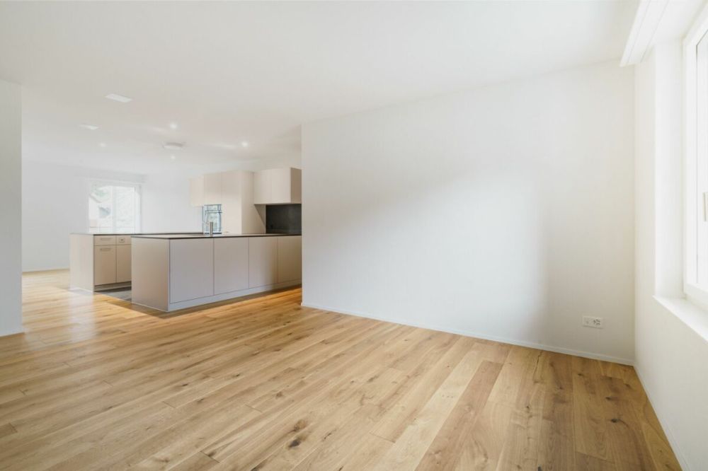 Grosszügige 3.5-Zimmer-Wohnung an ruhiger Lage mit herrlichem Sitzplatz -  Bild 2
