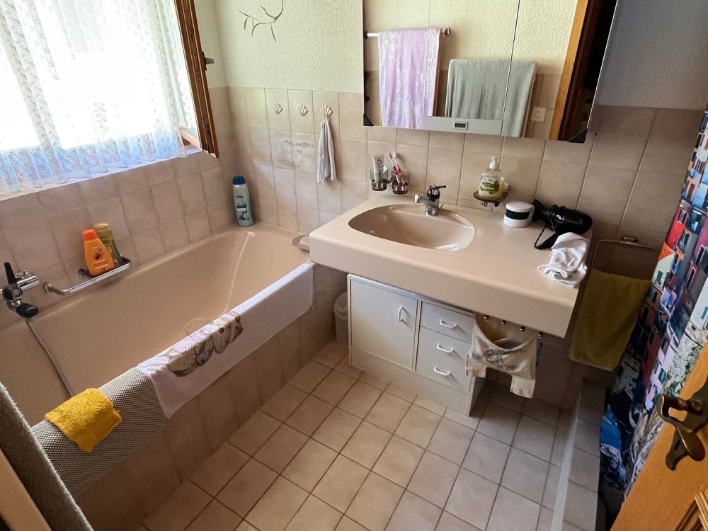 Einfamilienhaus mit angebautem, ausbaubarem Hausteil an schöner Lage. -  Bild 12