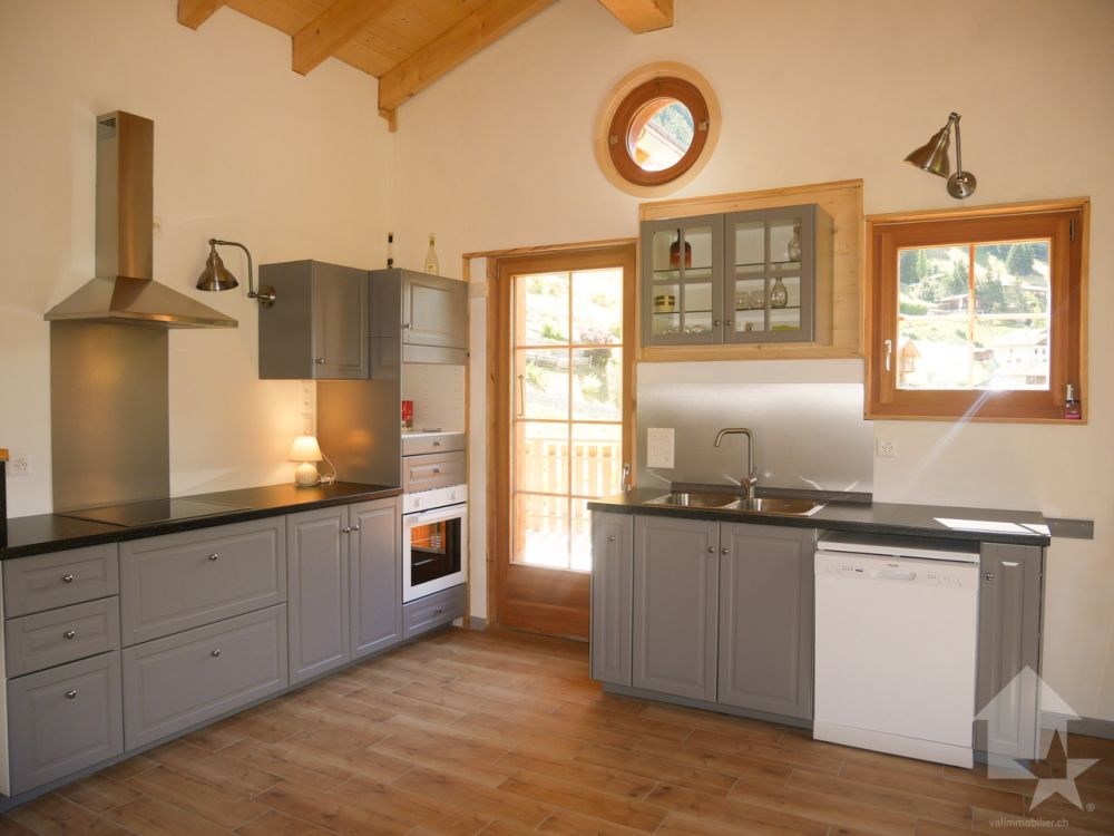 Superbe chalet neuf à Liddes ! Ensoleillement top et belle vue ! - Cuisine