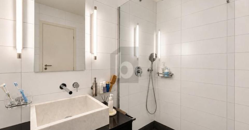 KERNSANIERT MIT HOCHWERTIGEM INNENAUSBAU - Appartement 3.5 pièces - image - 4