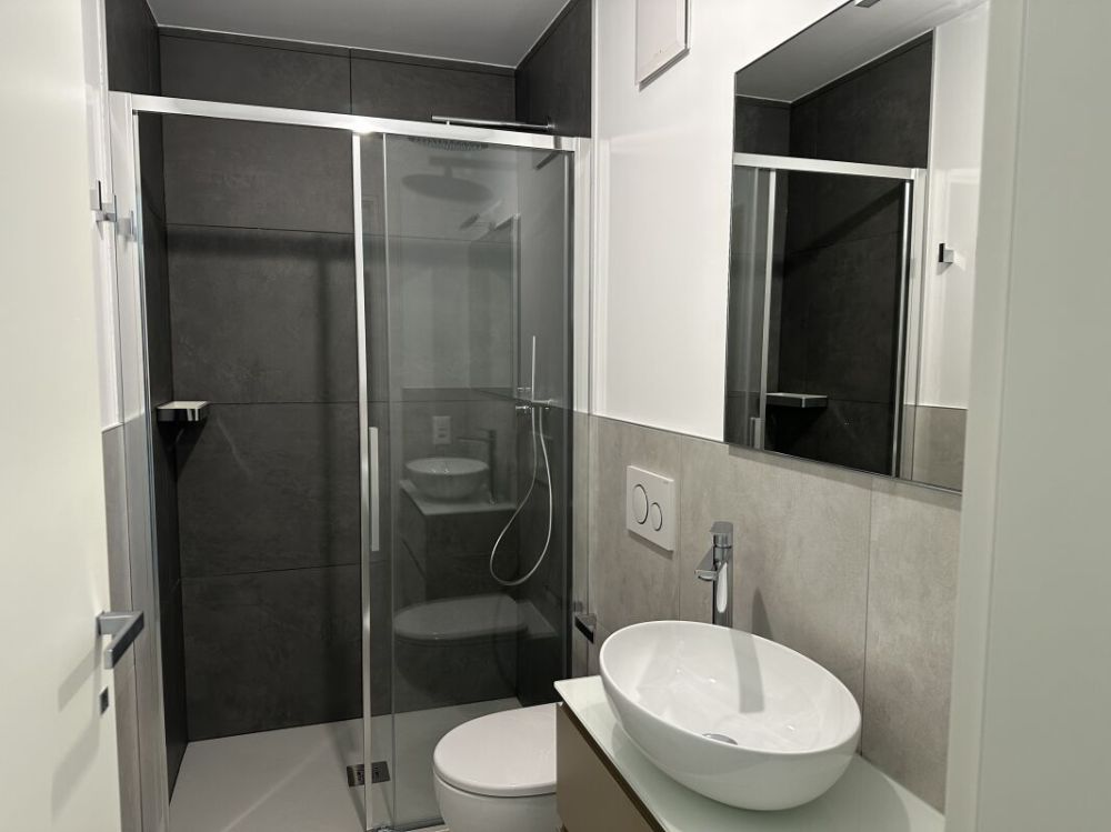 Neue und moderne 3.5-Zimmer-Wohnung mit eigenem Garten und Terrasse in Mendrisio Arzo -  Bild 10