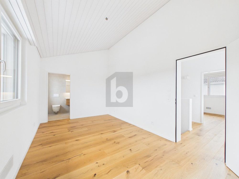 GROSSZÜGIG, HOCHWERTIG & RUHIG GELEGEN (D) - Bild 4