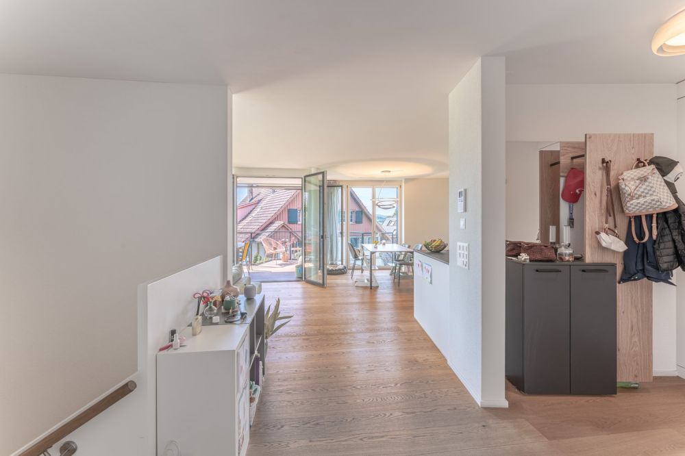 Exklusive 4½ Zimmer-Minergie-Maisonette-Wohnung an familienfreundlicher Lage mit gemütlichem Garten -  Bild 8