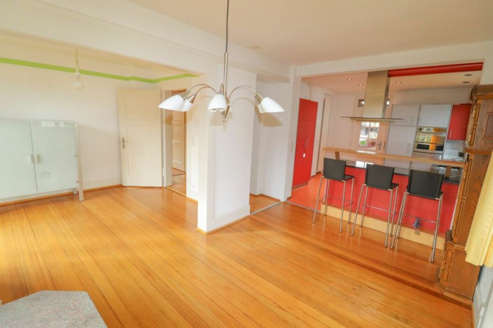 8.5-Zi-Haus, auch als Mehrgenerationenhaus nutzbar, auf 1'441 m2 Land mit Baulandreserve - Bild 7