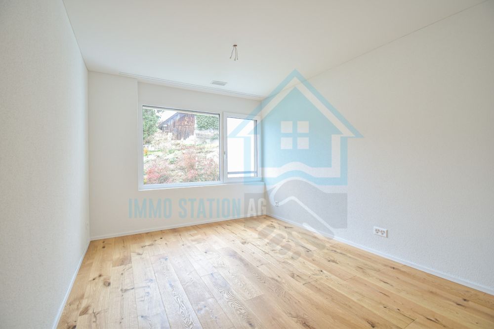 Exklusive 4.5-Zimmer-Neubauwohnung - nachhaltiges Wohnen in Reinach AG - Zimmer 1 mit En-suite-Bad