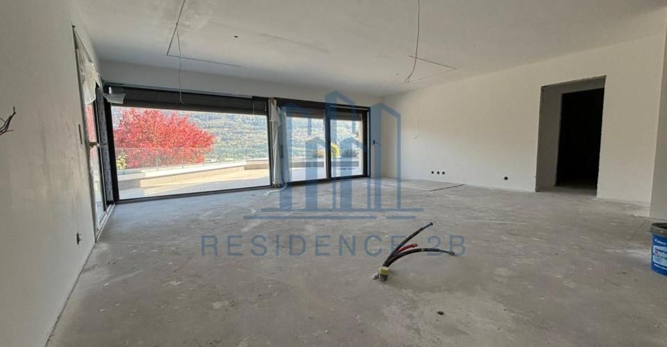 Objet rare de 5.5 pièces avec grand Jardin privatif - Appartement 5.5 pièces - image - 4