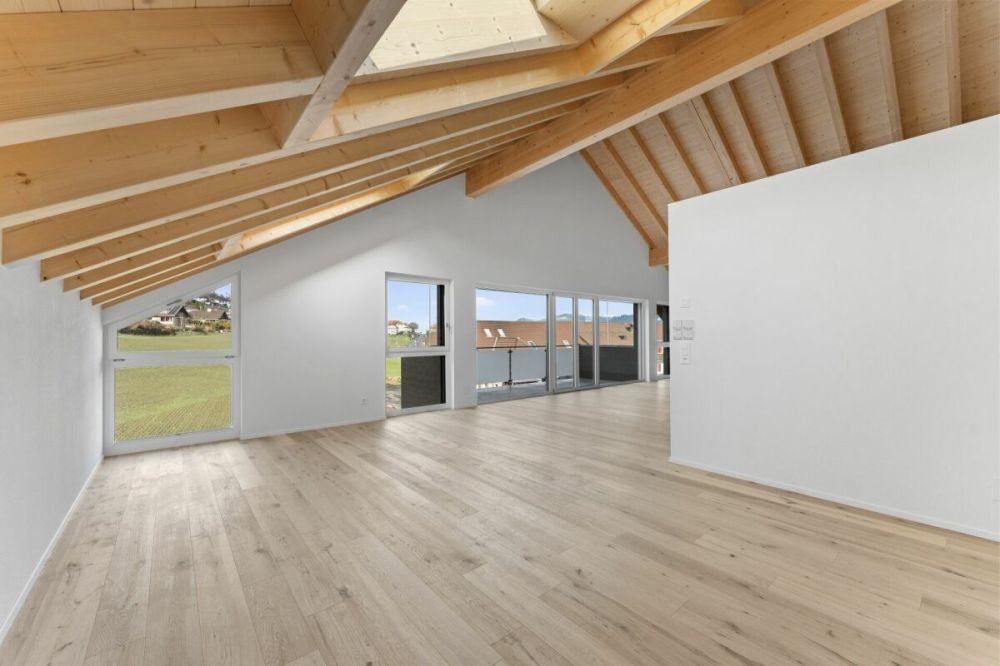 Highlight: Helle und offene 3.5-Zimmer Dachwohnung in Mühlethurnen inkl. Einstelhallenplatz - Bild 1