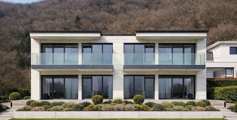 Villa moderna nuova costruzione con giardino privato -  Bild 1