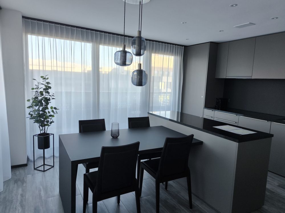 Exklusive, möblierte 2.5-Zimmerwohnung im Three Point Tower - 14.jpg