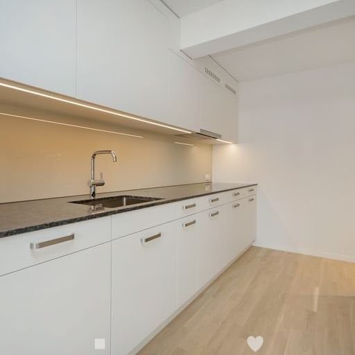 4.5-Zimmer-Wohnung mit vier Balkone im Zentrum von Biel zu vermieten - 21251.2022 cuisine (2)