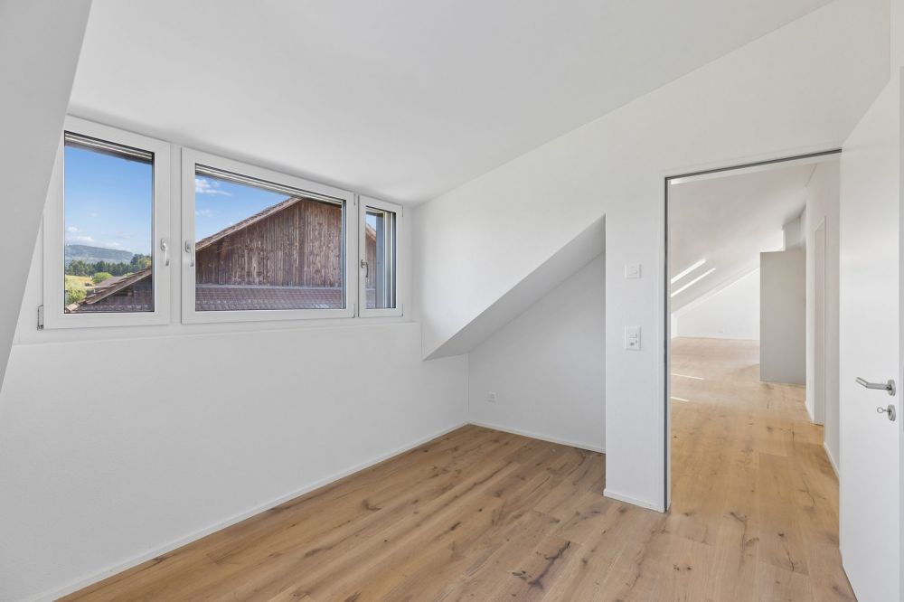 Moderne 3.5-Zimmer-Dachwohnung - lichtdurchflutet & einladend -  Bild 11