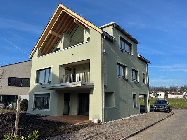 Attraktive 3-Zimmer-Dachwohnung mit Terrasse und Fernsicht -  Bild 1