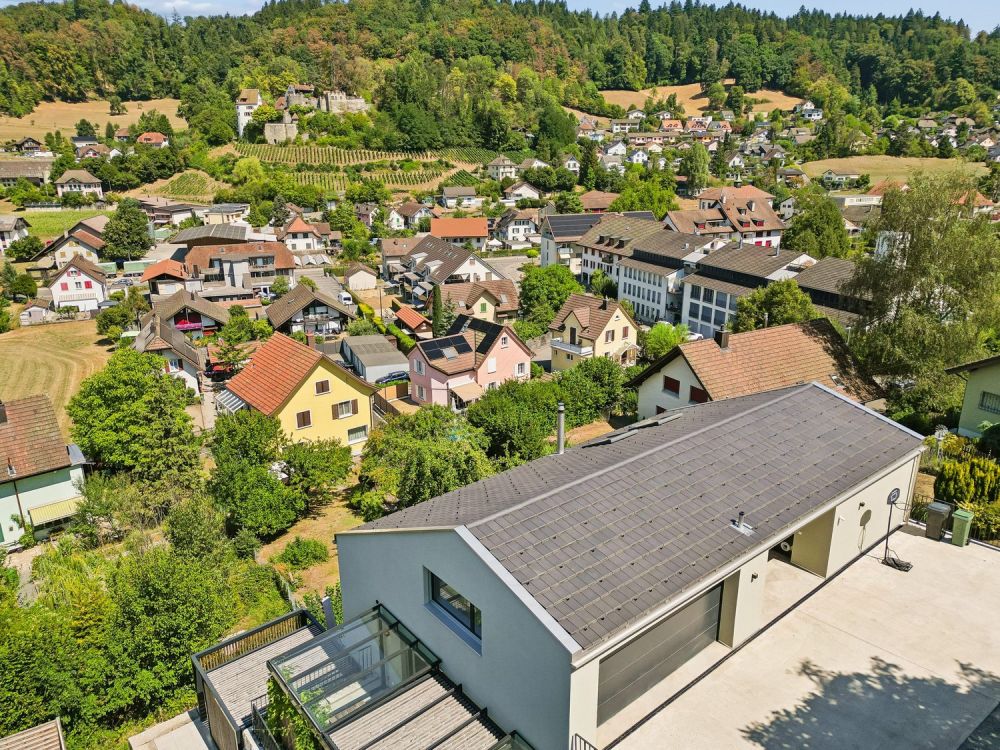 Platz für drei Generationen - mit Blick über das ganze Wynental -  Bild 3
