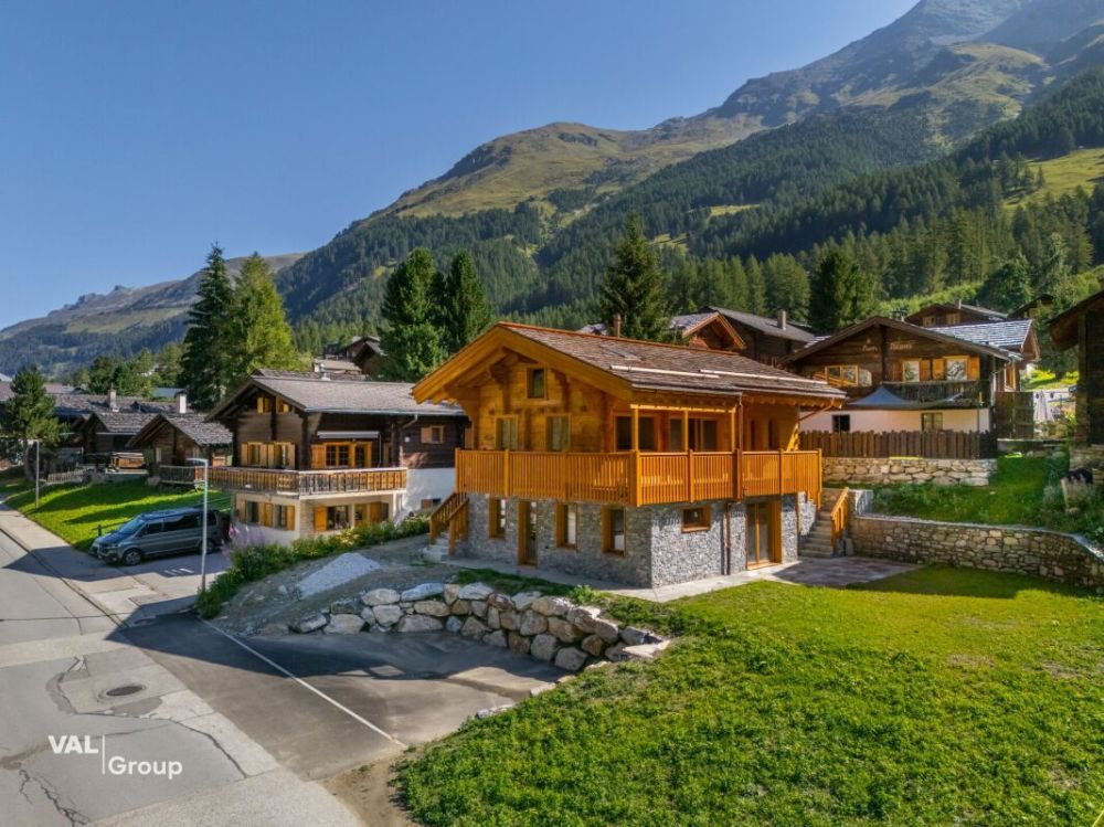 Charmant chalet aux élégances alpines dans un décor à couper le souffle -  Bild 2