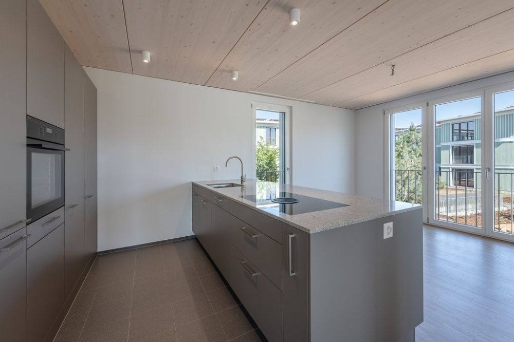 Attraktive 3.5 Zimmer-Wohnung mit grosszügigem Sitzplatz zu vermieten! - Küche