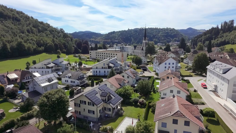 Grosszügige Neubau-Dachwohnung mit Weitblick und Natur - Umgebung