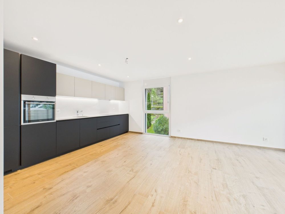 Affascinante appartamento di 2.5 locali a Giubiasco, nel Canton TI - Image 2