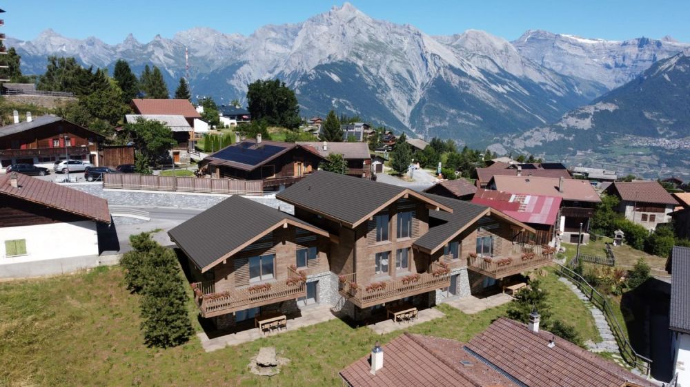 CONSTRUCTION DE 3 CHALETS MITOYENS -  Bild 1