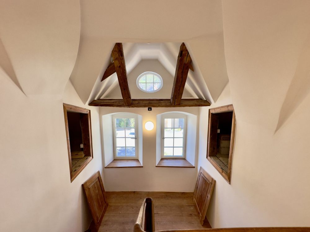 Villa am Kirchweg - der repräsentative Wohn- oder Geschäftssitz im Rhe - herrliche Details mit dem historischen Gebälk