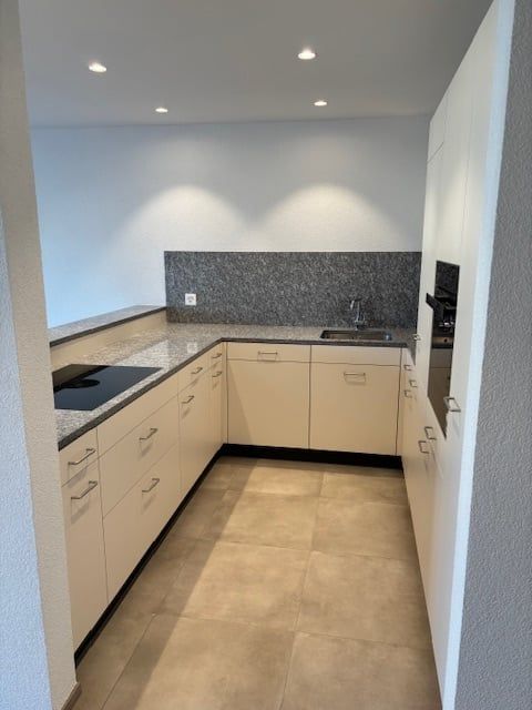 Neue 2.5 Zi. Eigentumswohnung mit grossem Balkon -  Bild 4