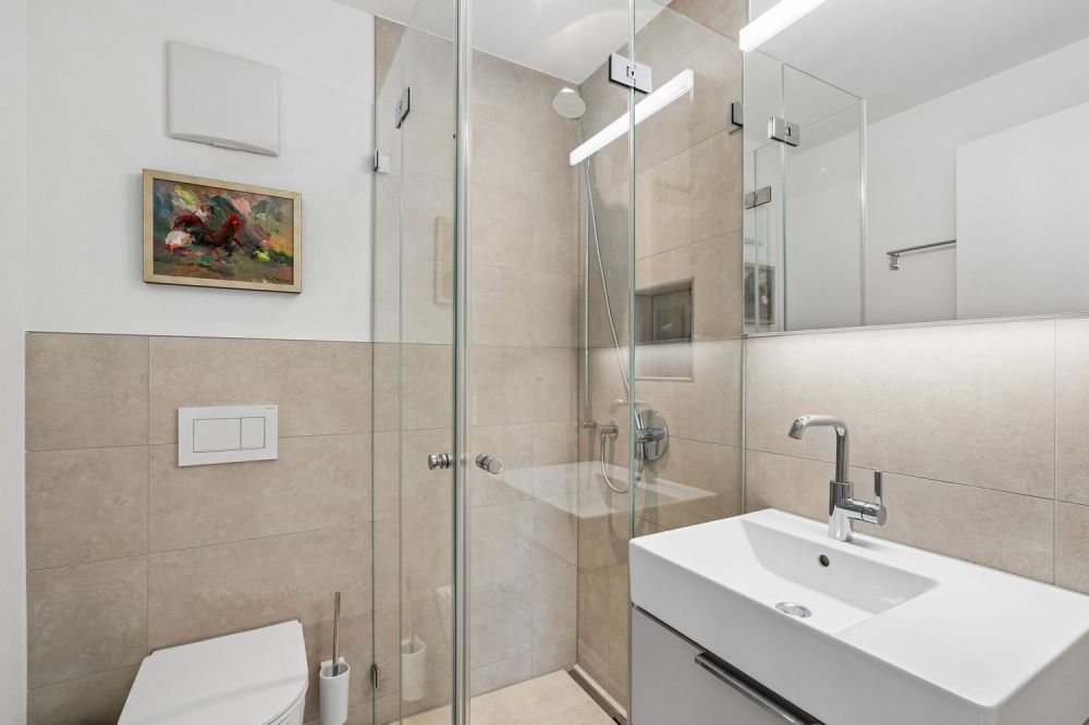 Wohnen wie im Einfamilienhaus - 4.5 Zimmer mit riesigem Privatgarten -  Bild 7