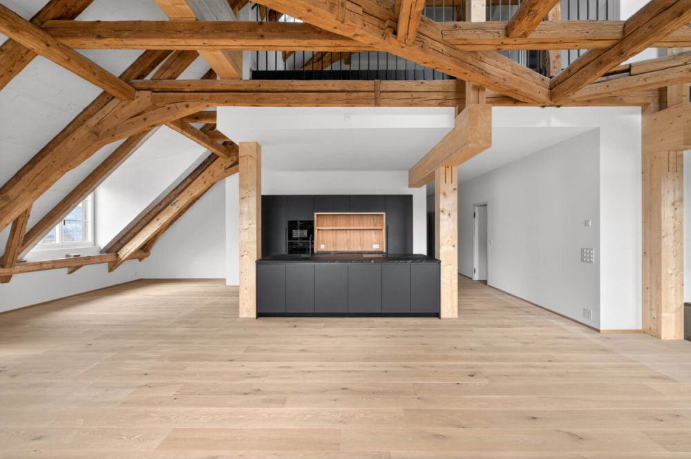 Zizers: Dachmaisonette mit Schlossambiente - Küche
