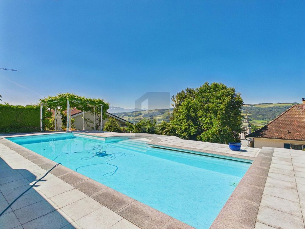 AN BESTER LAGE MIT POOL UND PANORAMASICHT! -  Bild 1