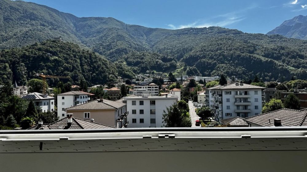 BELLINZONA - VENDESI NUOVO 4.5 LOCALI CON AMPIA TERRAZZA - Bild 1