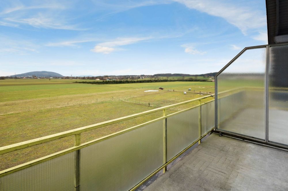 Wohnung mit herrlicher Aussicht - Erstvermietung nach Totalsanierung - Balkon