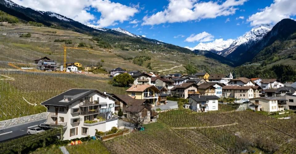 4,5 pièces en duplex sous les toits avec vue dégagée - Appartement 4.5 pièces - image - 1