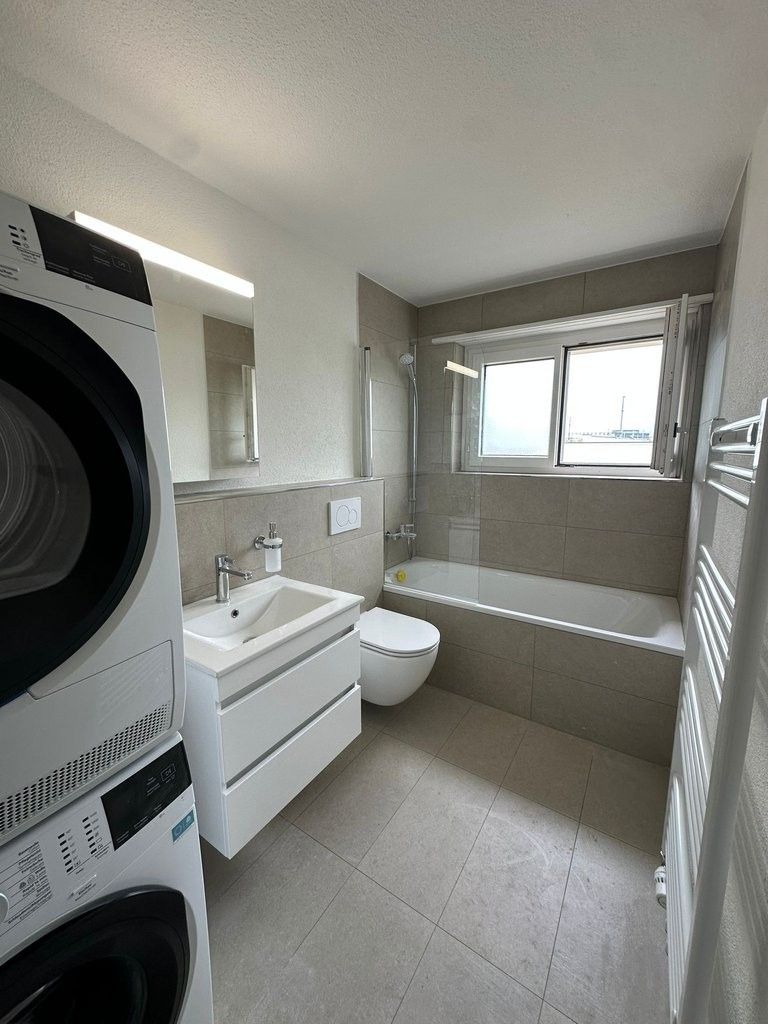 Sanierte 4.0-Zimmerwohnung an guter Lage in Dietikon - PHOTO-2026-04-15-11-30-55.jpg