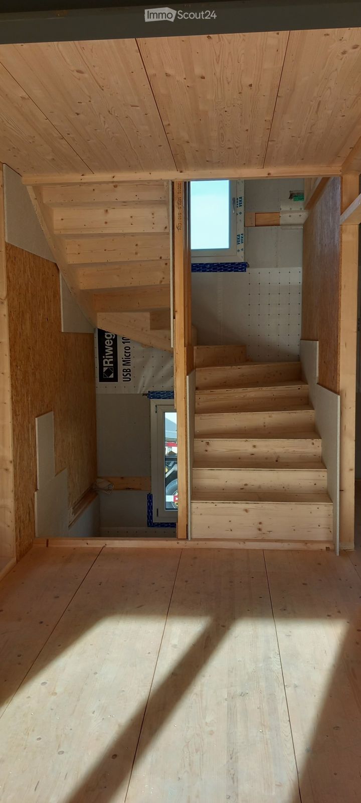 Modernes 5.5-Zimmer-Doppeleinfamilienhaus in Tübach - Neubau -  Bild 4