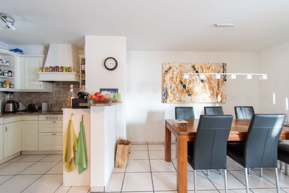 Attraktive 5.5 Zimmer-Maisonette-Wohnung mit Balkon - Bild 5