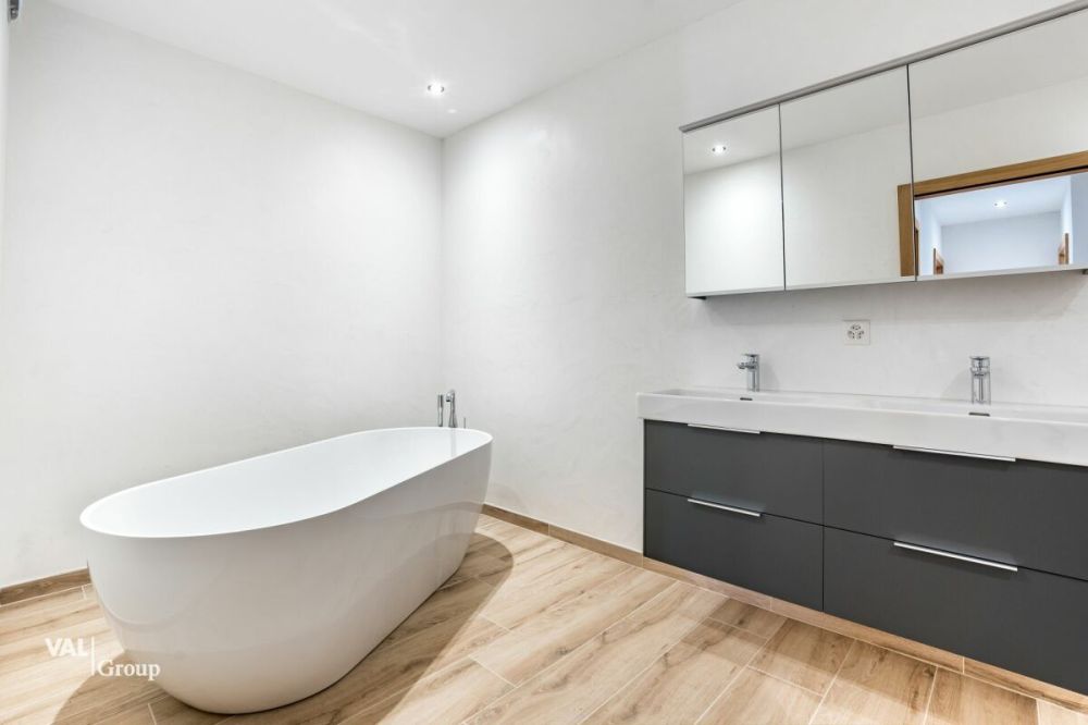 Architecture moderne et vue imprenable sur les Alpes valaisannes - Bild 11