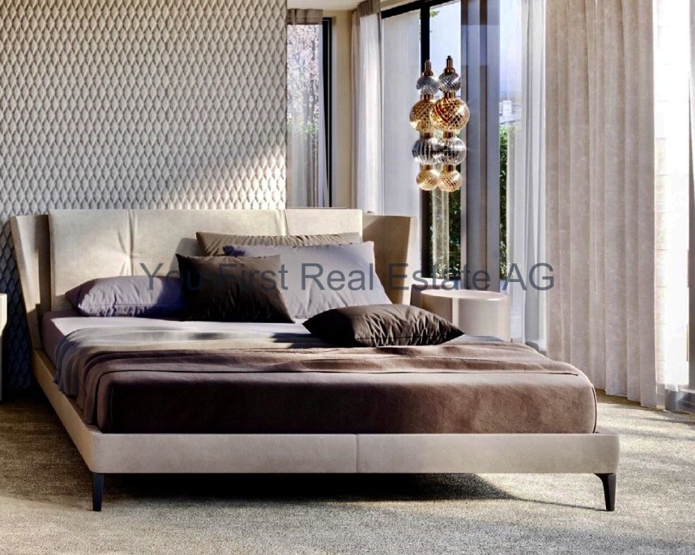 Luxuriöses Wohnen mit Seeblick in Eich – Ein Traum wird wahr! - Lichtdurchflutete Schlafzimmer-Oase mit eleganter Wandgestaltung und bodentiefen Fenstern