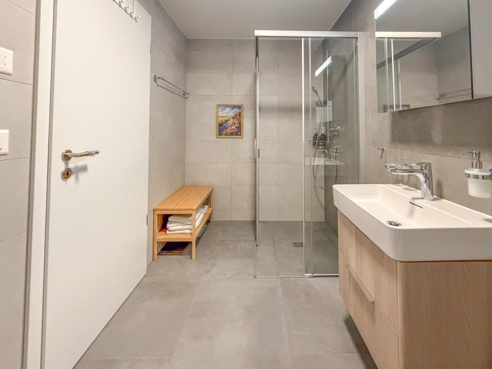 Wohnung mit 2.5 Zimmern im Erdgeschoss, großer Garten und Terrasse - Salle de douche