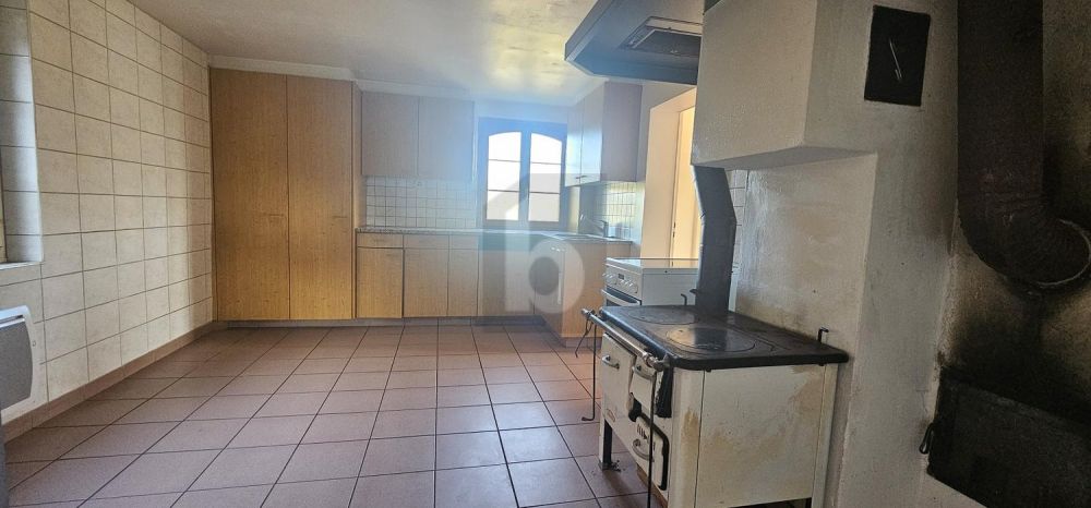 POUR INVESTISSEUR AVEC UN ÉNORME POTENTIEL - Bild 2