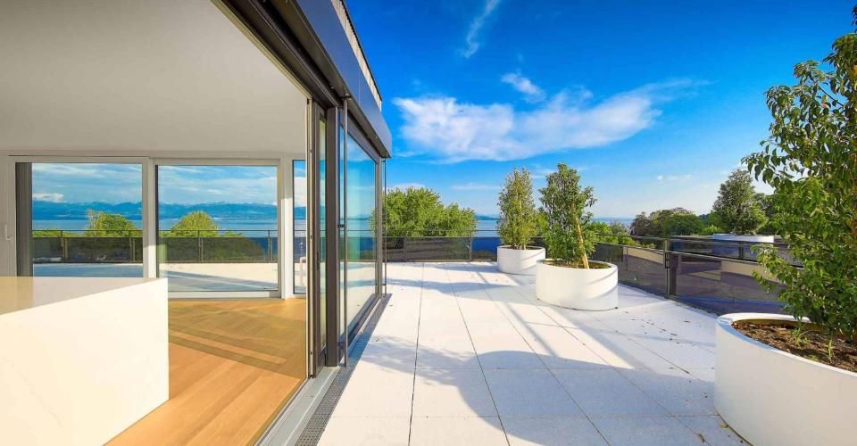 UNIQUE! Attique de 5.5 pièces de 180m2 bénéficiant d'un rooftop terrasse de 168m2 avec vue panoramique sur le lac et les Alpes - Attique 5.5 pièces - image - 8