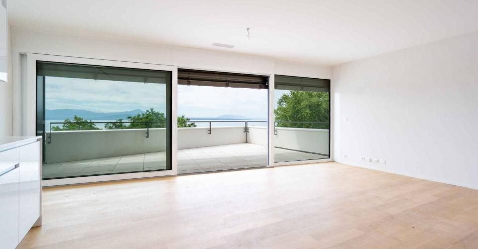 UNIQUE! Attique de 5.5 pièces de 180m2 bénéficiant d'un rooftop terrasse de 168m2 avec vue panoramique sur le lac et les Alpes - Attique 5.5 pièces - image - 1
