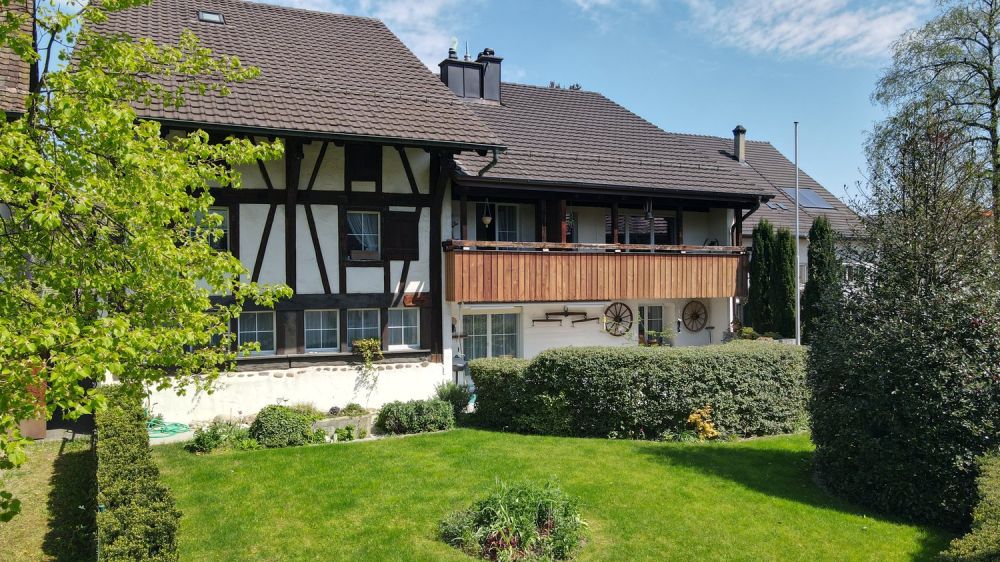 Liebhaberobjekt mit Renditepotenzial an ruhiger und zentraler Lage in Dietlikon - Bild 1