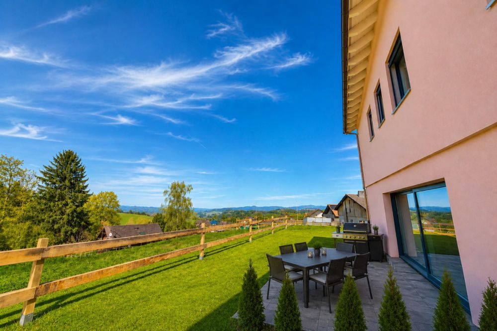Baldige Auslieferung! Ihre ideale Familienvilla mit außergewöhnlichen Räumlichkeiten, direkt vor den Toren von Lausanne. -  Bild 1