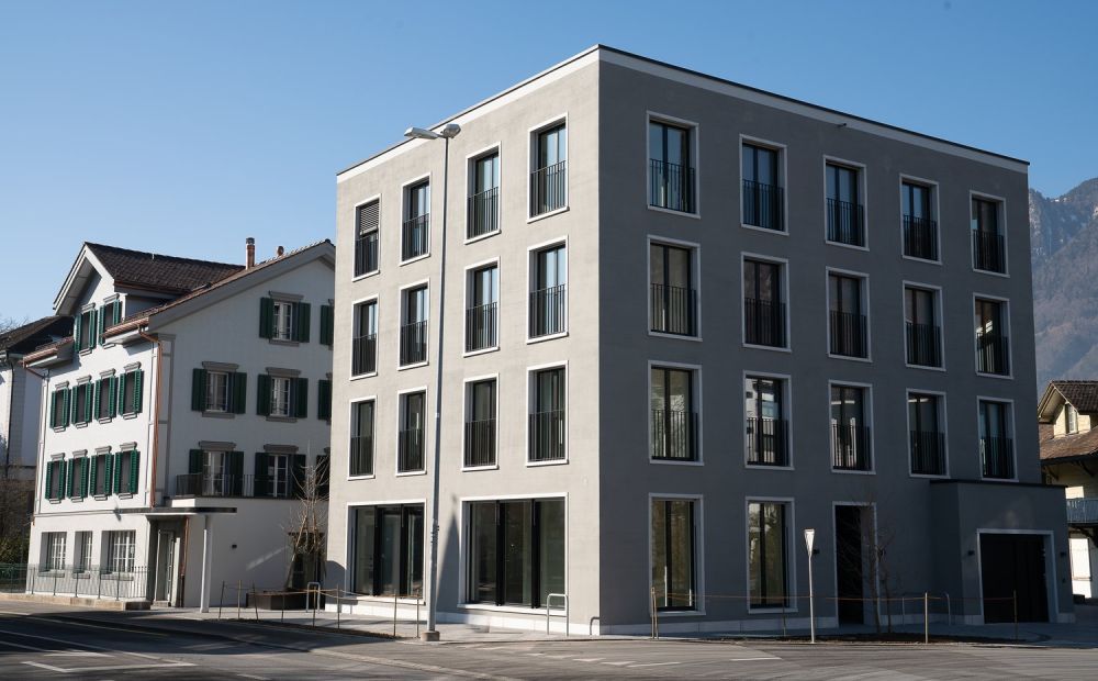 4 ½ Zimmerwohnung an bester Lage in Brunnen SZ - Bild 1