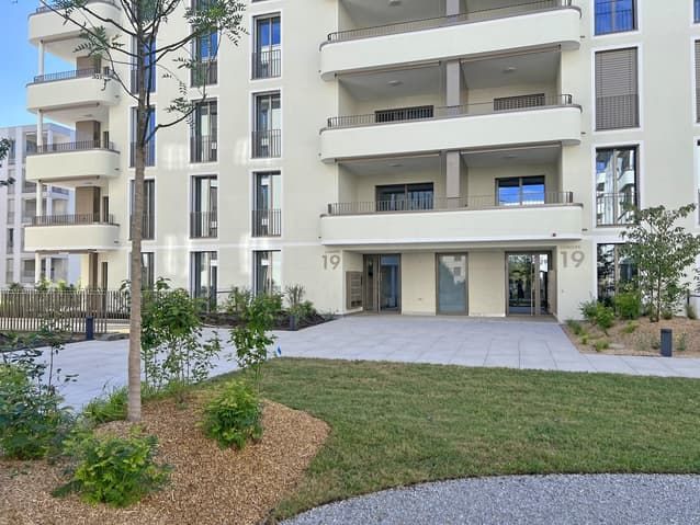 Confort moderne à Marly - Appartements de 3.5 à 4.5 pièces - Entrée immeuble - Rue des Frère-Lumière 19a-19b