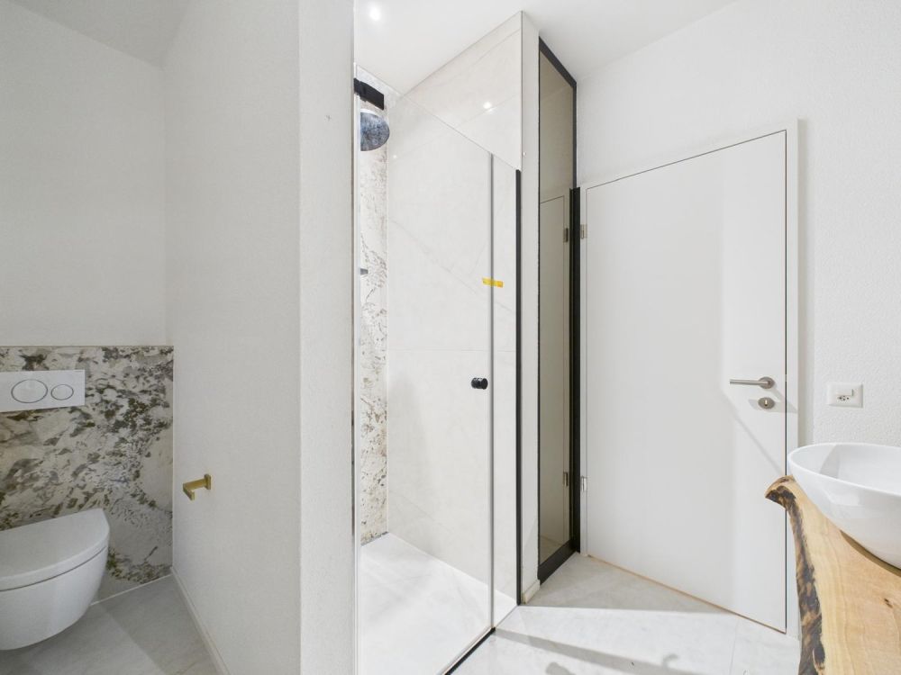 Exklusive 4.5-Zimmer-Terrassenwohnung im Neubau in Umiken -  Bild 13