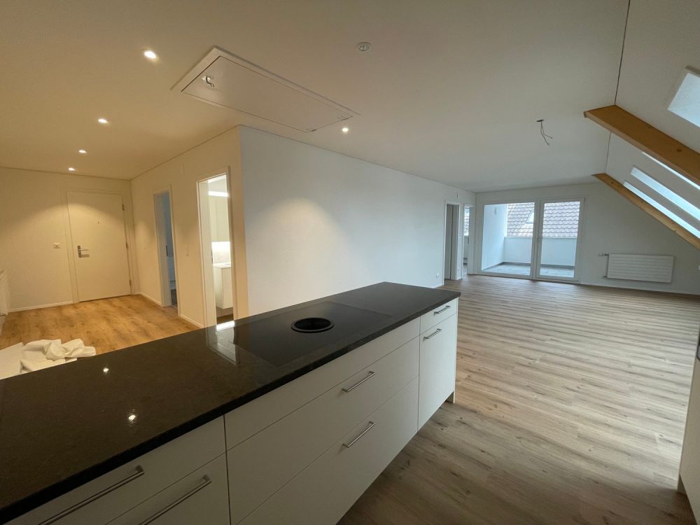 Moderne 3.5 Zimmerwohnung mit Balkon - Bild 2